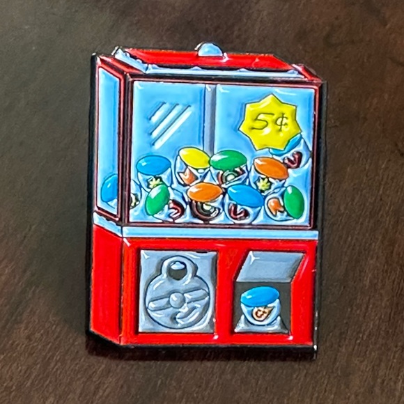 Pin - Candy Dispenser machine pin - Picture 5 of 5